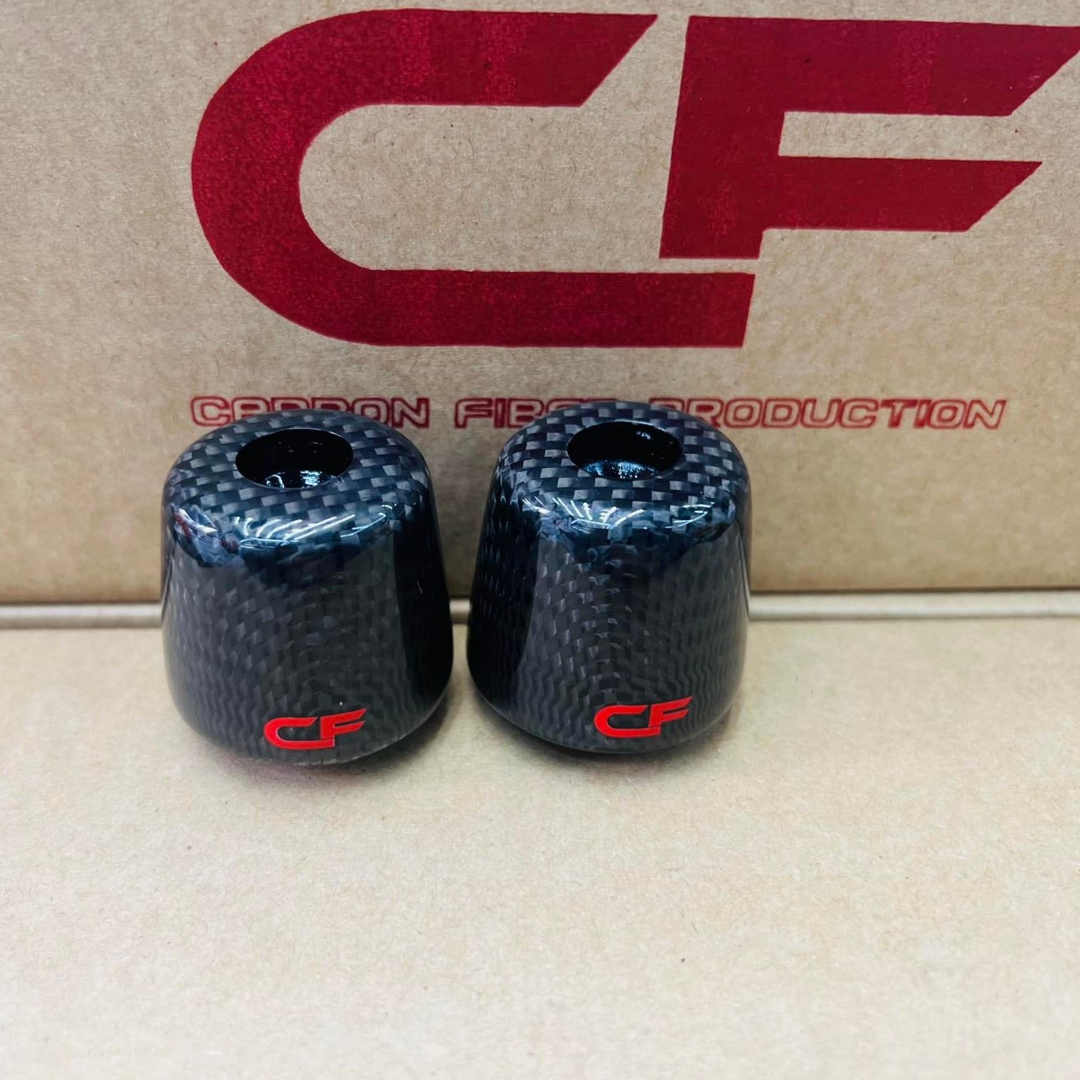 Gù Carbon fiber chống rung, đầm tay lái