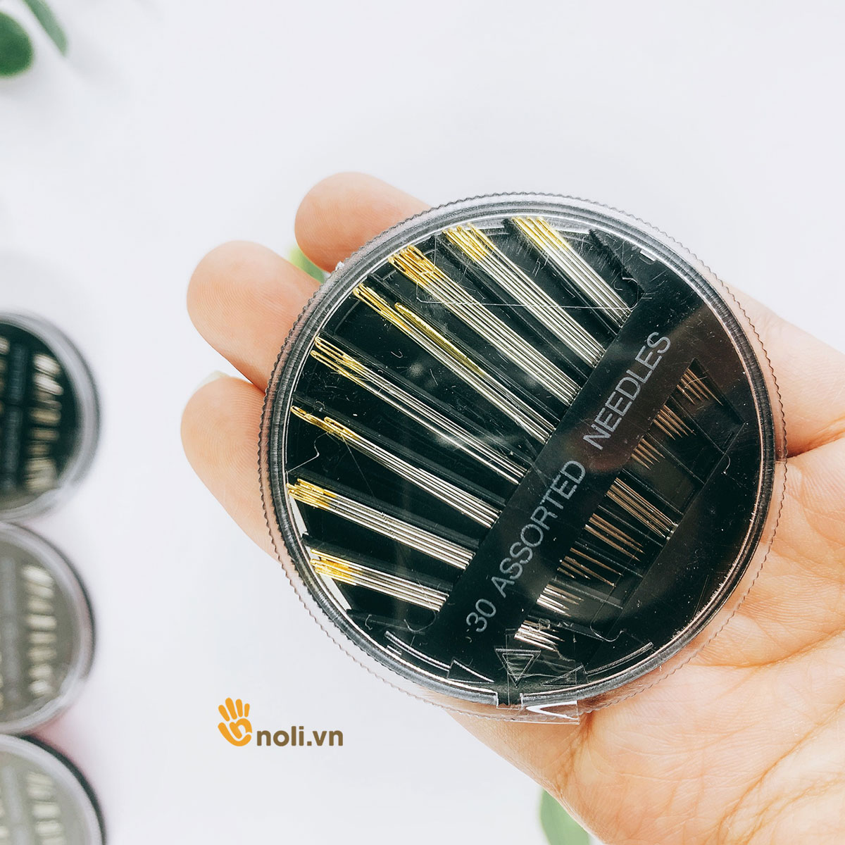 Hộp kim khâu chỉ tròn 30 cây tiện lợi