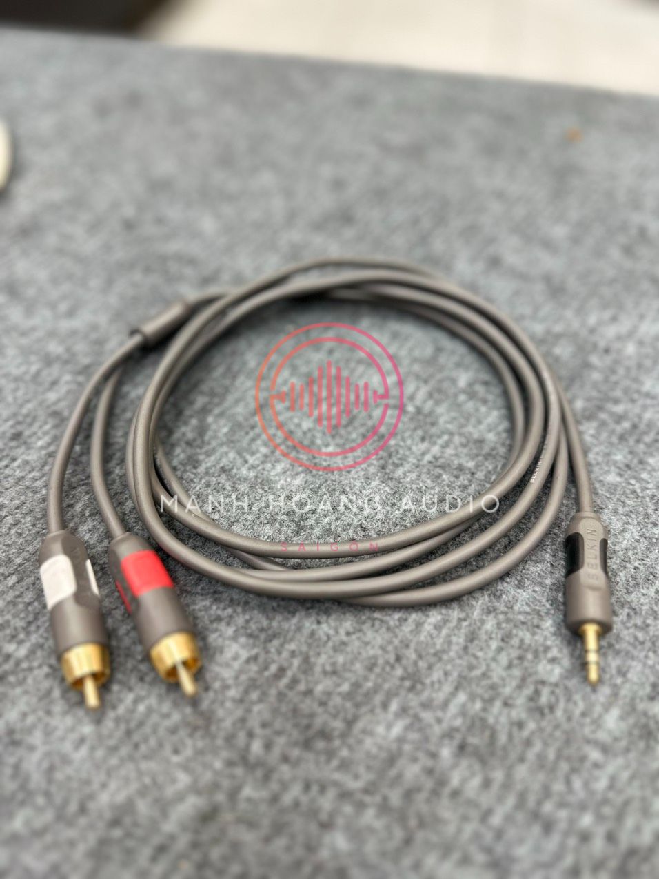 Dây tín hiệu đầu 3.5 ra 2 đầu av belkin đức xịn - mạnh hoàng audio