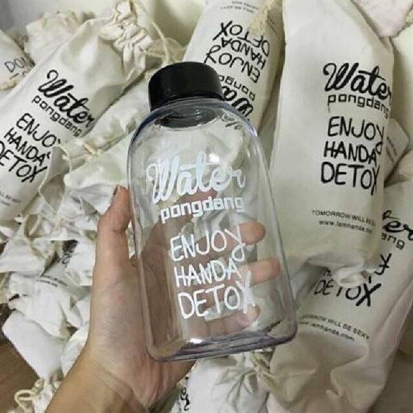 Bình đựng nước nhựa DETOX 600ml có túi đựng