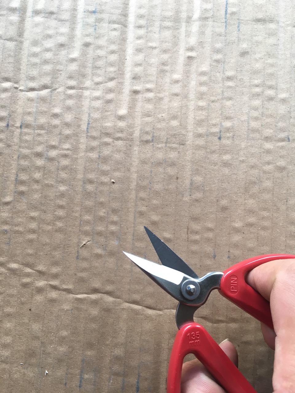 Sản phẩm kéo cắt vải và bấm chỉ, kéo bổ cơi PIN 5553