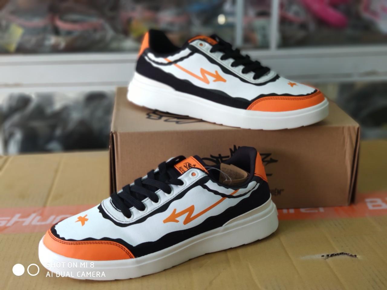 Giày Sneaker Nam Bitis Hunter Street VietMax FdFOrange DSMH02501CAM (Cam)
