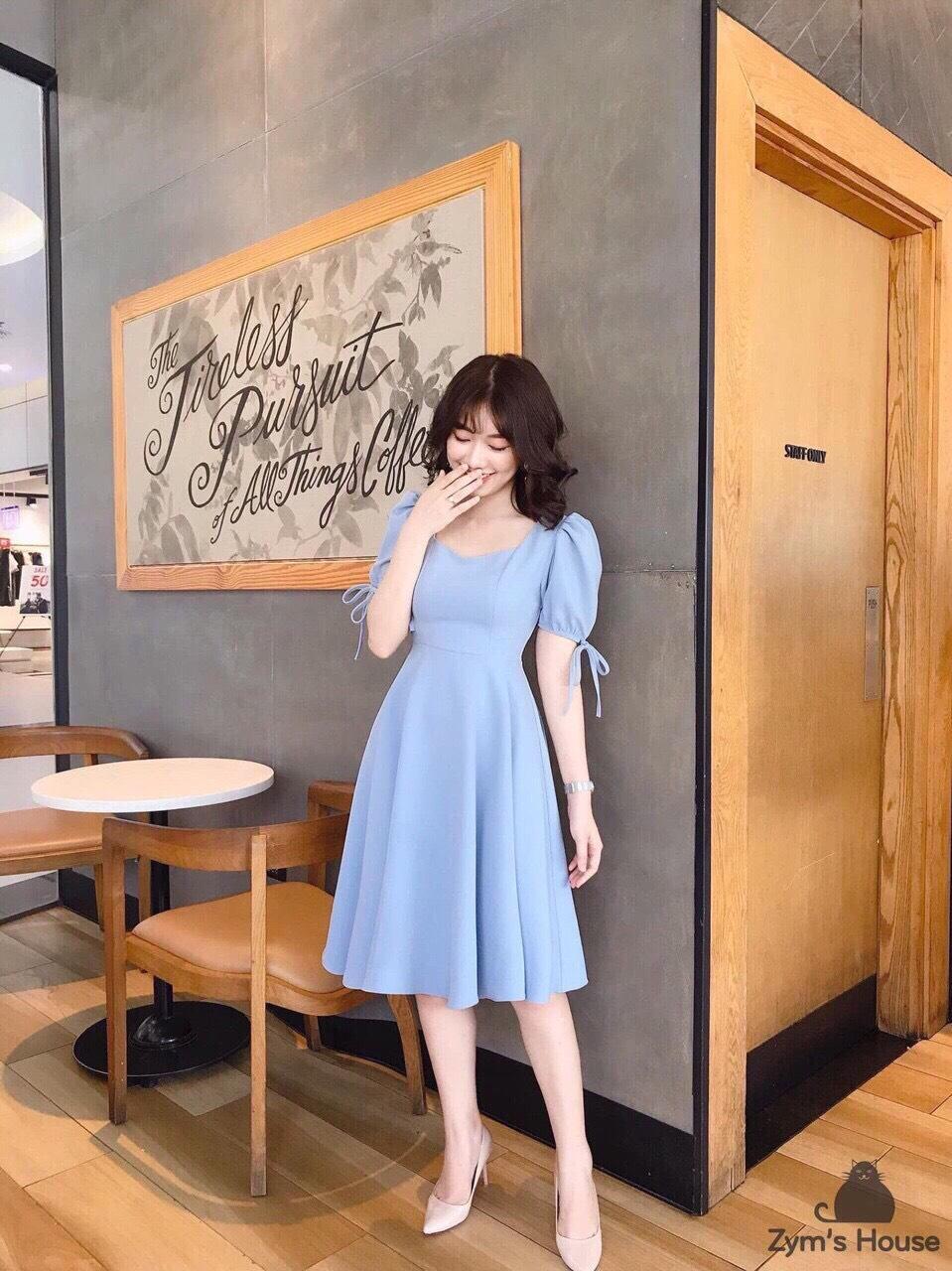 Đầm dáng xòe cổ vuông