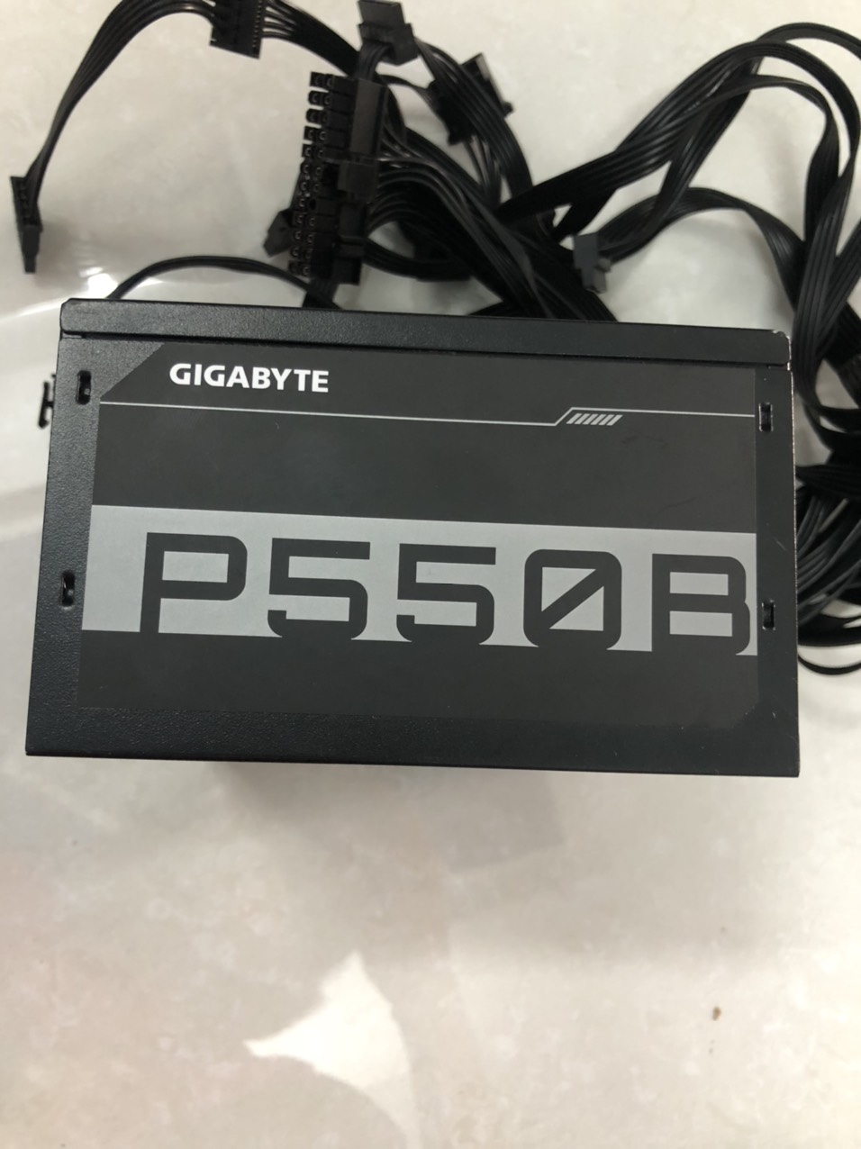 Nguồn máy tính gigabyte 550w. còn bh đến t11/2023