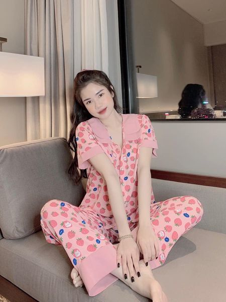Bộ pijama cộc dài cổ sen 2 lá tiểu thư mona chất lụa mango