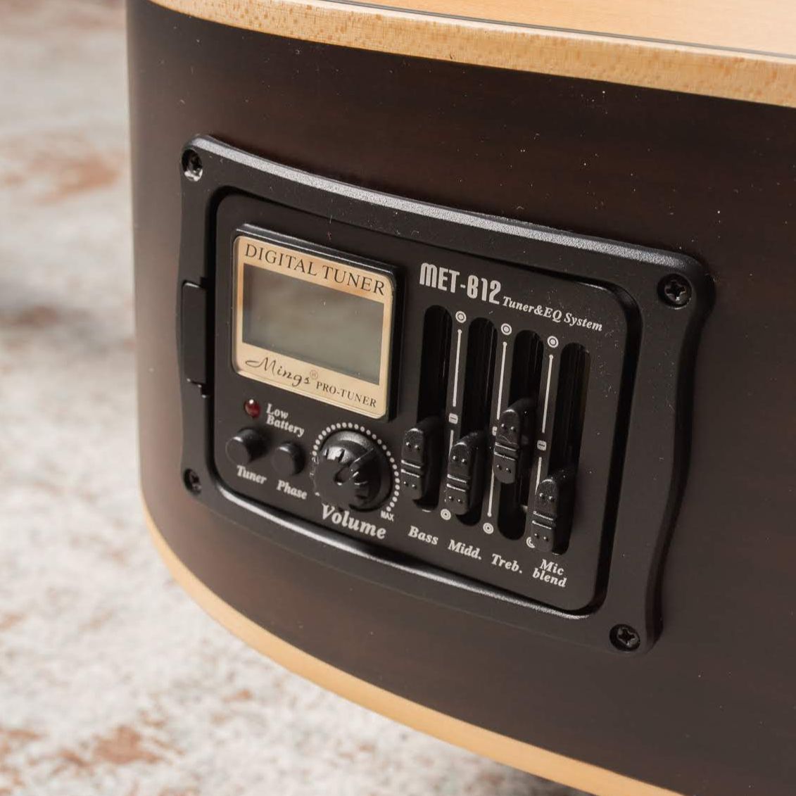 [HCM]EQ ĐÀN GUITAR MET B12 - BỘ KHUYẾCH ĐẠI ÂM THANH - tặng dây 3 mét - tích hợp tuner - gắn thùng đàn