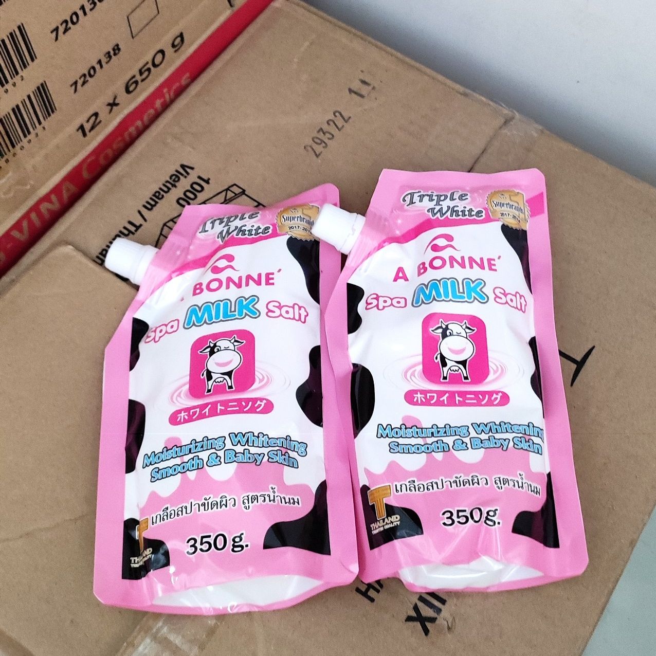 Muối tắm a bonne sữa bò làm sáng & mềm mịn da 350g