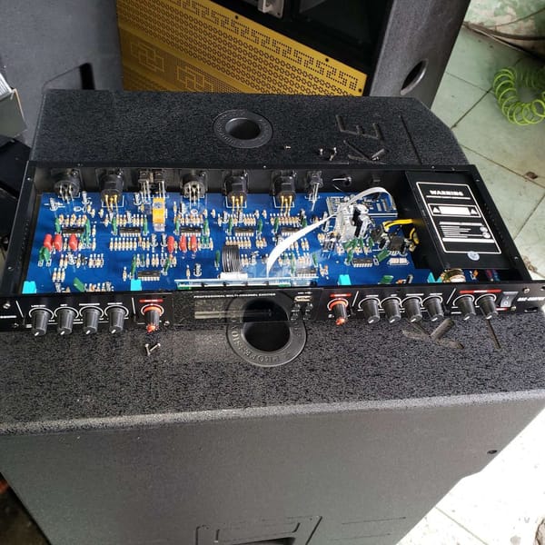 Thiết bị máy nâng tiếng hàng chính hãng JB - DAC 668Pro , giúp nâng tiếng dàn karaoke gia đình bạn -- tặng 2 dây cannon