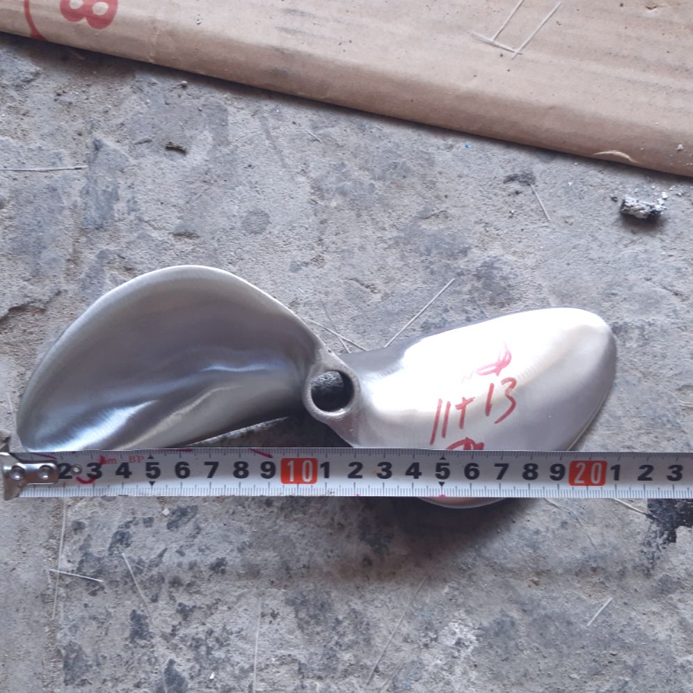 chân vịt 2 cánh xéo inox ren 16mm dùng cho máy xăng 11.0hp và 13.0hp sữa cà mau nhẹ máy ít hao xăng chống gẫy