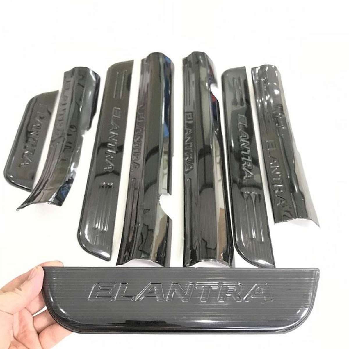 Bộ 8 chi tiết nẹp bước chân titan xe Hyundai Elantra 2019,2020,2021 có ZALO hướng dẫn lắp đặt sản phẩm sau khi đặt hàng