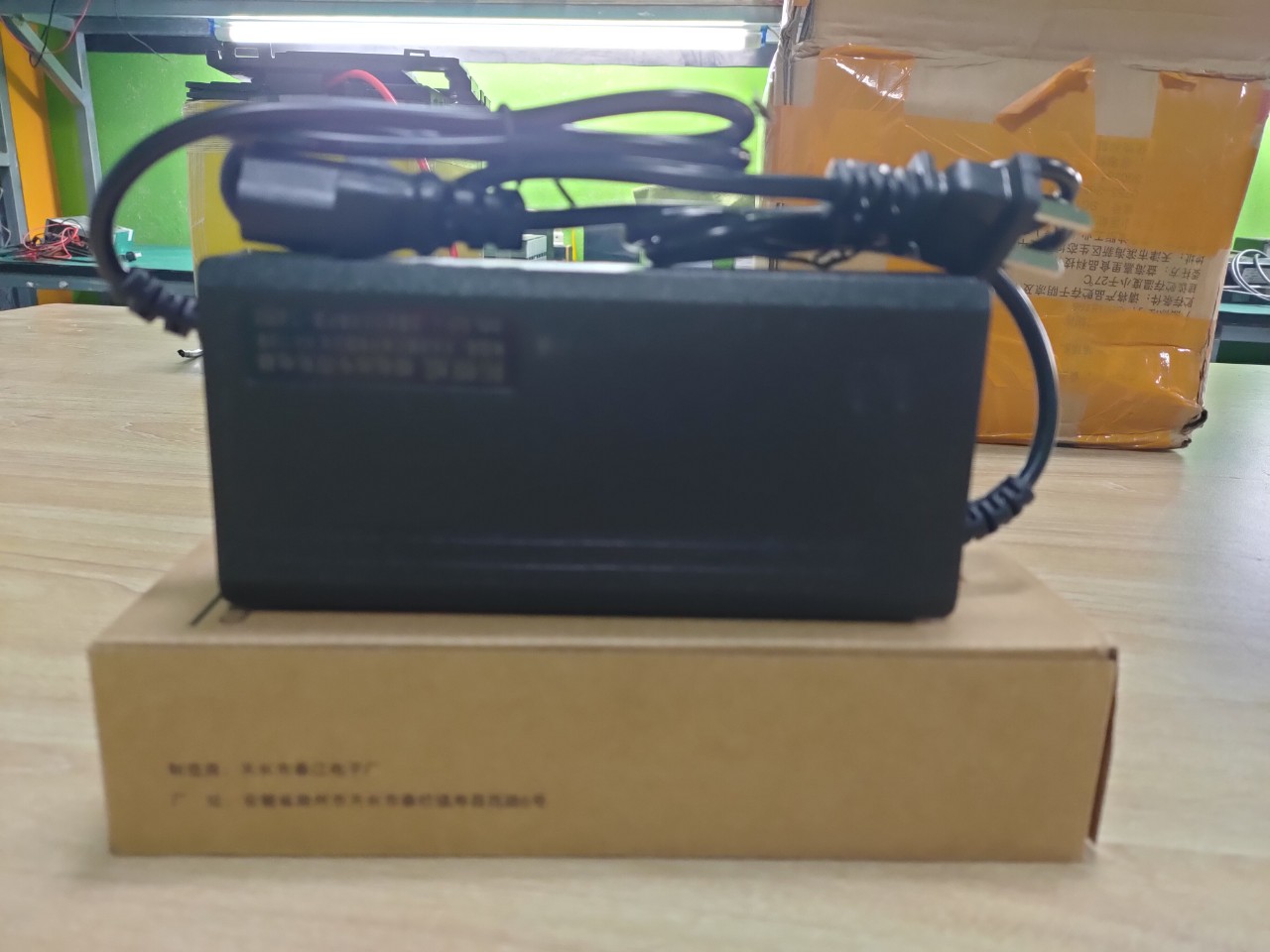 Bộ sạc pin lithium 42v5a