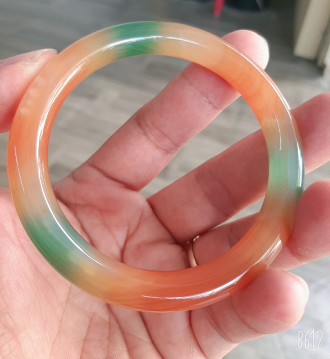 [HCM]( HOT...HOT) Vòng tay mã não tứ quý sang trọngmàu tự nhiên hình thực tế 100%có tư vấn side