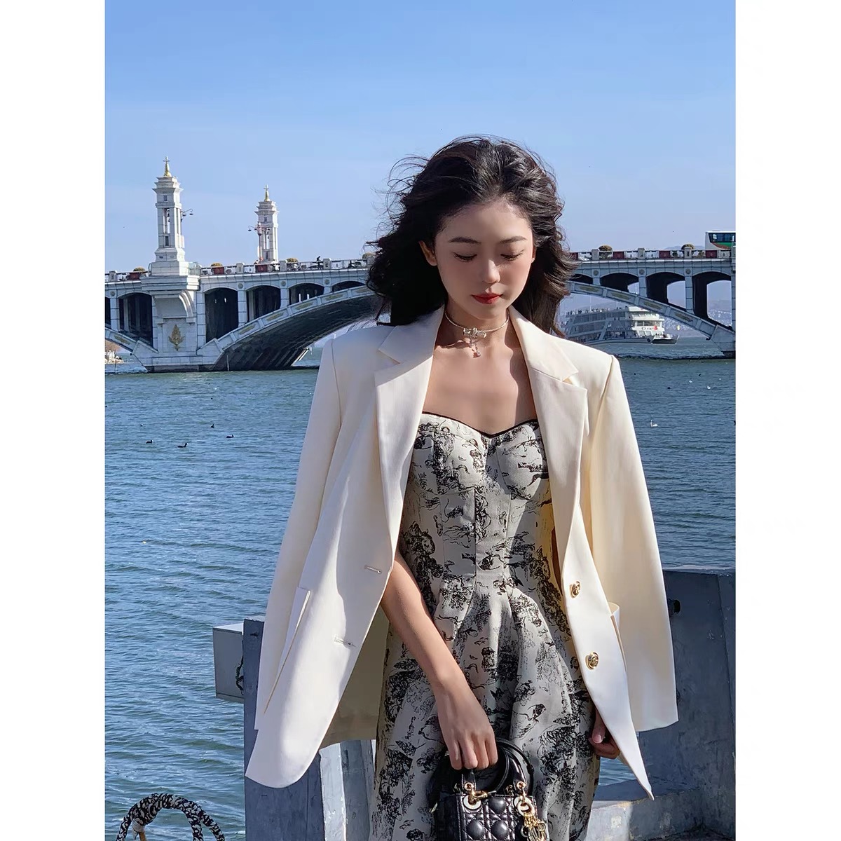 Váy 2 dây loang họa tiết kem đen dáng a dài