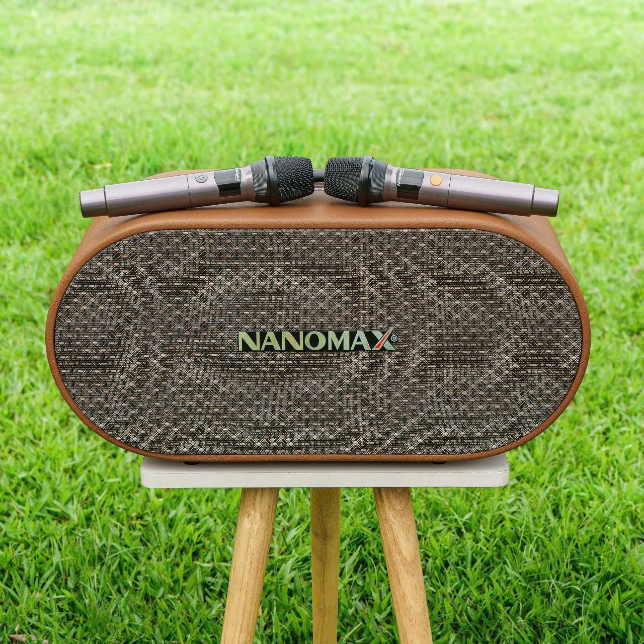 Loa di động Nanomax K-05 4 loa 3 đường tiếng 2 bass 20cm, 1 Mid, 1 treble công suất max 320W.