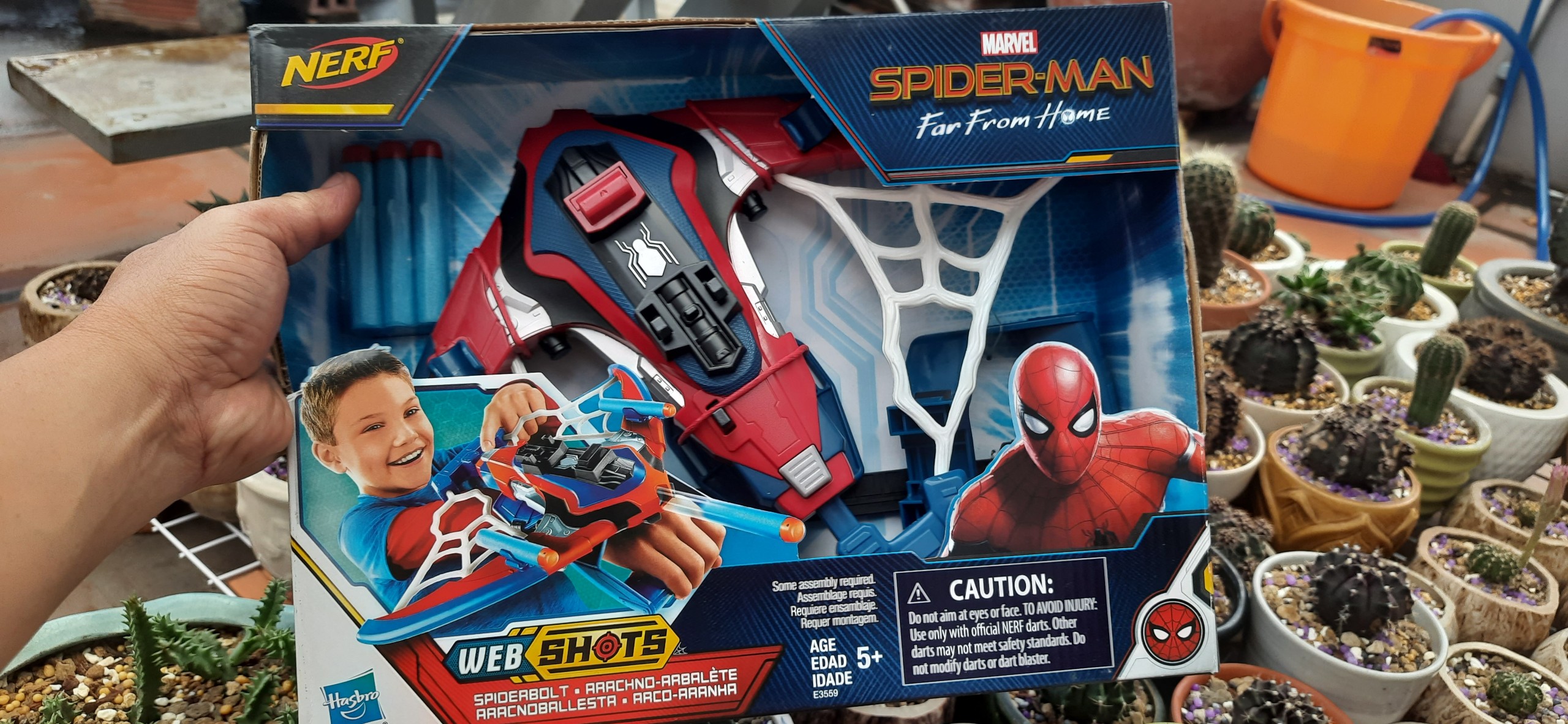 Đồ chơi người nhện cho bé Spider man hàng thương hiệu Hasbro rất bền bỉ và