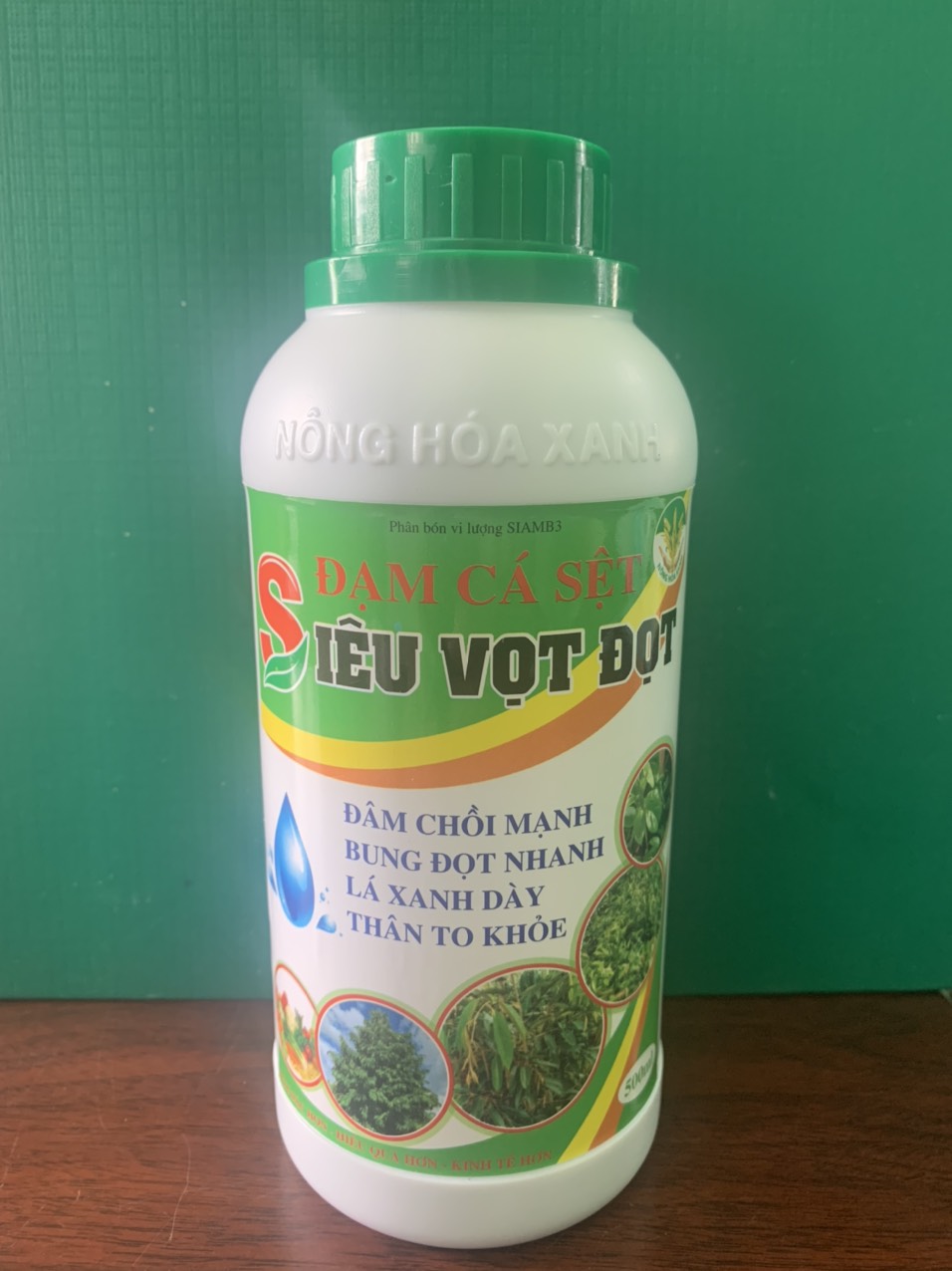 Siêu vọt đọt chai 500ml giúp cây đâm chồi mạnh, bung đọt nhanh, lá xanh dày, thân to khỏe