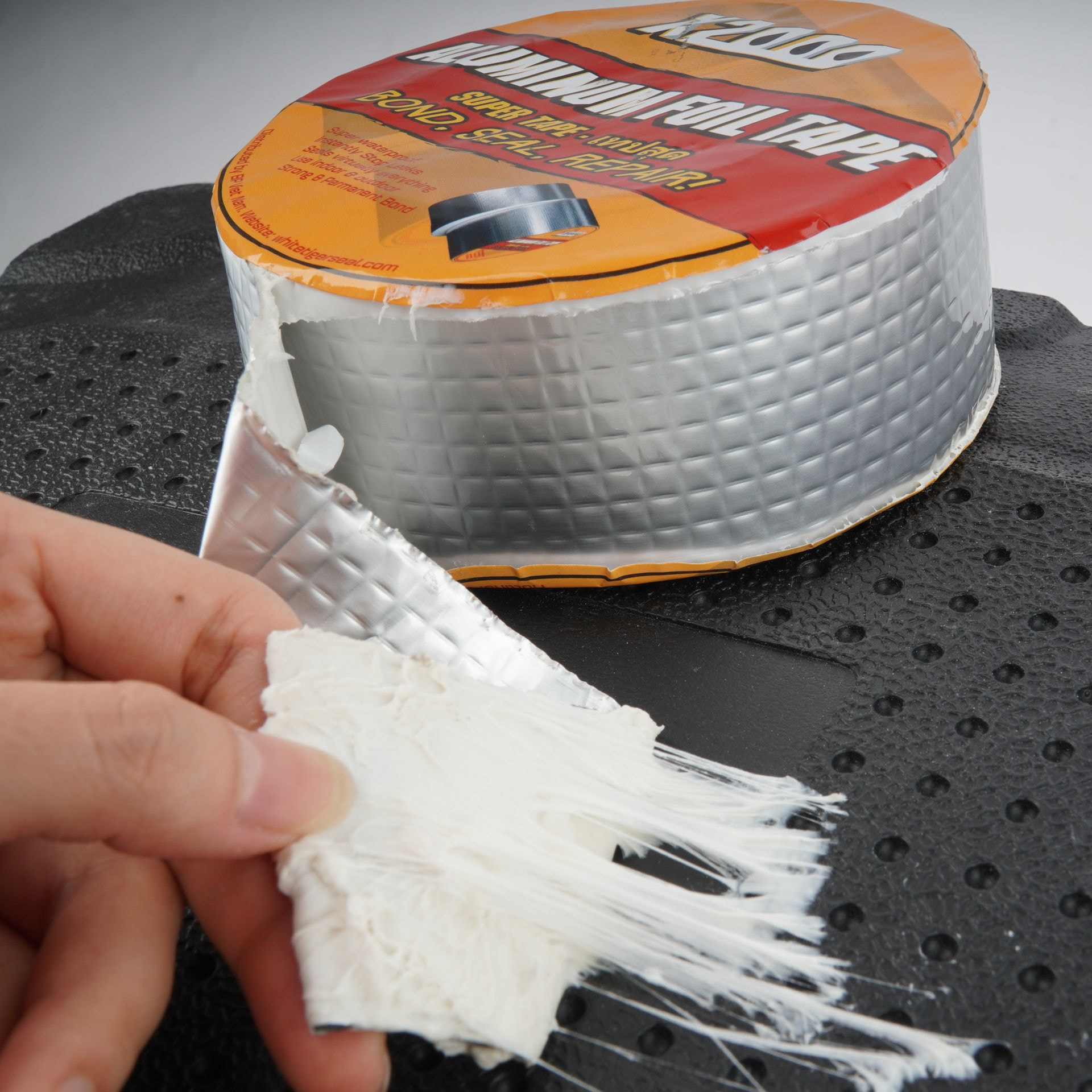 Băng keo chống thấm X2000 5cm*5m - băng keo siêu dính đa năng dán trần nhà, dán tường, dán mái tôn, dán bể nước, ống nước, xô, chậu, bể bơi, phao bơi, bạt đầm nuôi tôm và các vết nứt, vết rạn ở mọi vật dụng | băng keo x2000