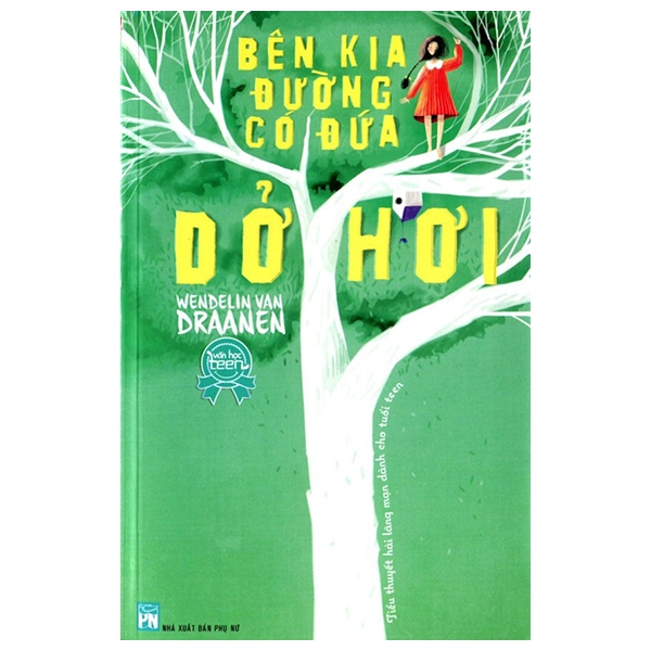 Fahasa - bên kia đường có đứa dở hơi