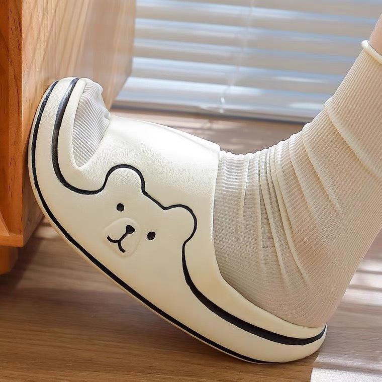 Dép quai ngang đế bánh mì đính hình Gấu con đáng yêu