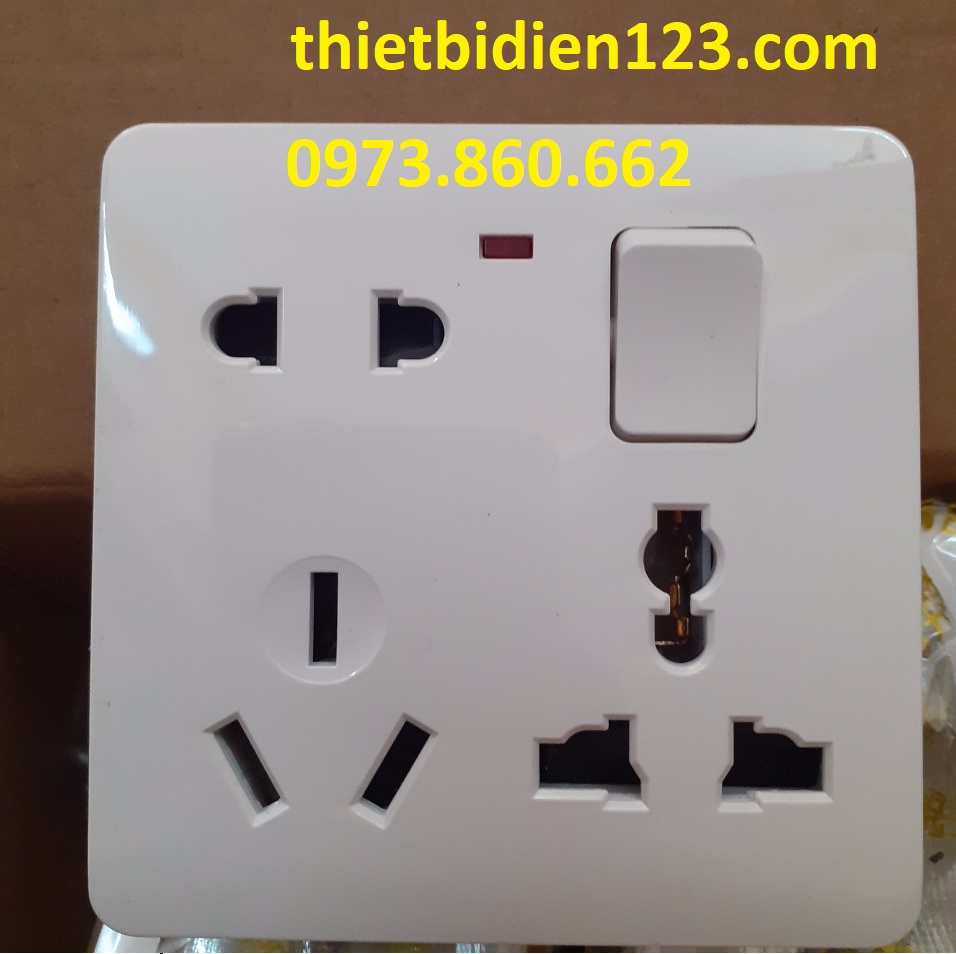 Ổ cắm công tắc vuông nhiều lỗ