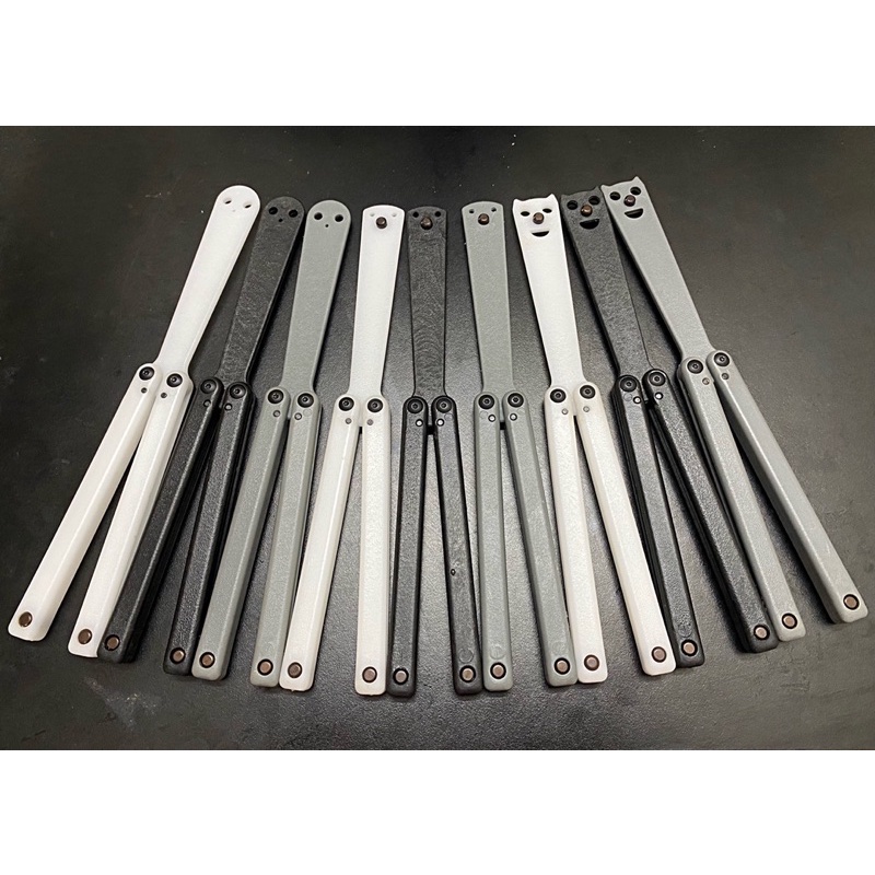 Squiddy nhựa pom cây tập múa quay bằng nhựa cực bền đẹp siêu ngầu