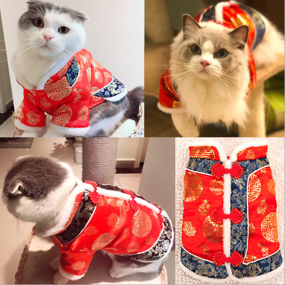 Áo Tết Cho Chó Mèo Kiểu Gấm Sườn Xám Xanh Đỏ chất liệu vải gấm màu đỏ viền