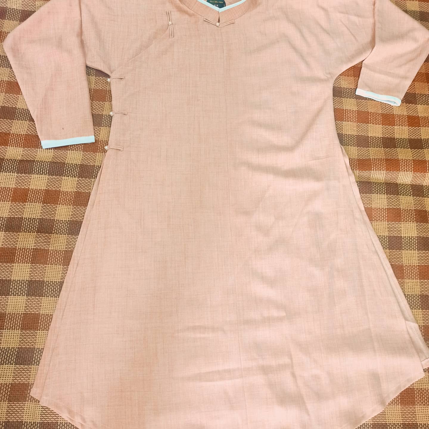 ( Tặng kèm khăn xếp ) Áo dài nam truyền thống - áo dài ngũ thân tay chẽn, chất liệu vải đũi lạnh mặc cực máT và sang trọng. Sản phẩm có đa dạng màu sắc