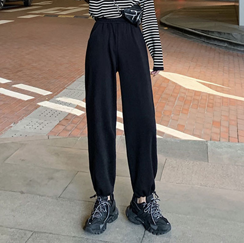 Quần Thể Thao Nữ Mặc 2 Kiểu Ống Rộng Culottes Và Jogger Bo Gấu Lưng Thun Trơn Basic Phong Cách Hàn Quốc Trẻ Trungg 4HER JOGGER NAM 9000064V1