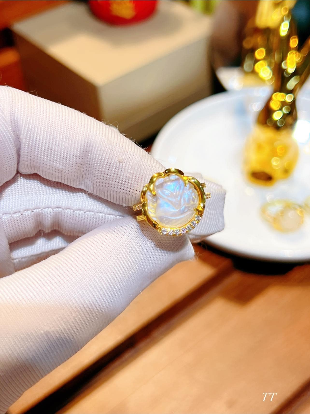 Nhẫn hồ ly đá moonstone tự nhiên bọc vàng tây, nhẫn đá phong thuỷ hợp tất cả các mệnh, trang sức thiết kế đủ hoá đơn thẻ bảo hành