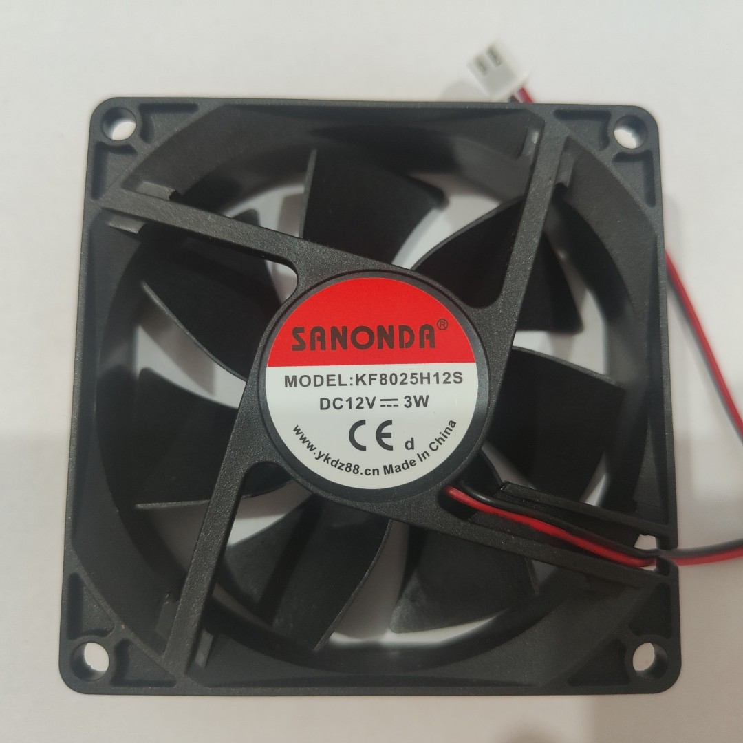 Quạt tản nhiệt máy ấp trứng 12V 8x8x2.5cm