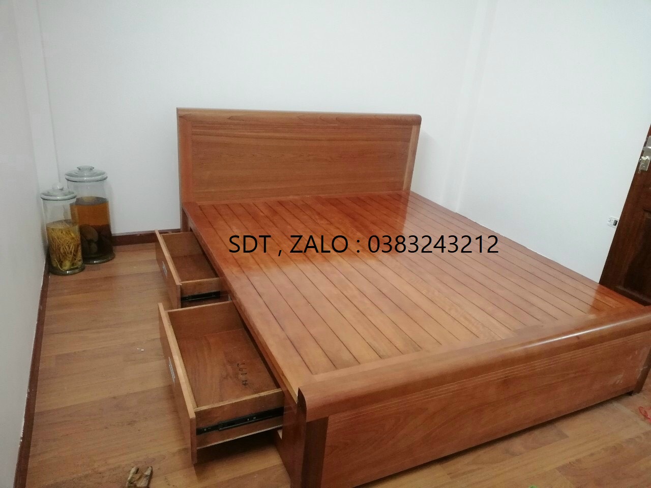 Giường gỗ xoan đào có ngăn kéo giường có hộc 1m8x2m
