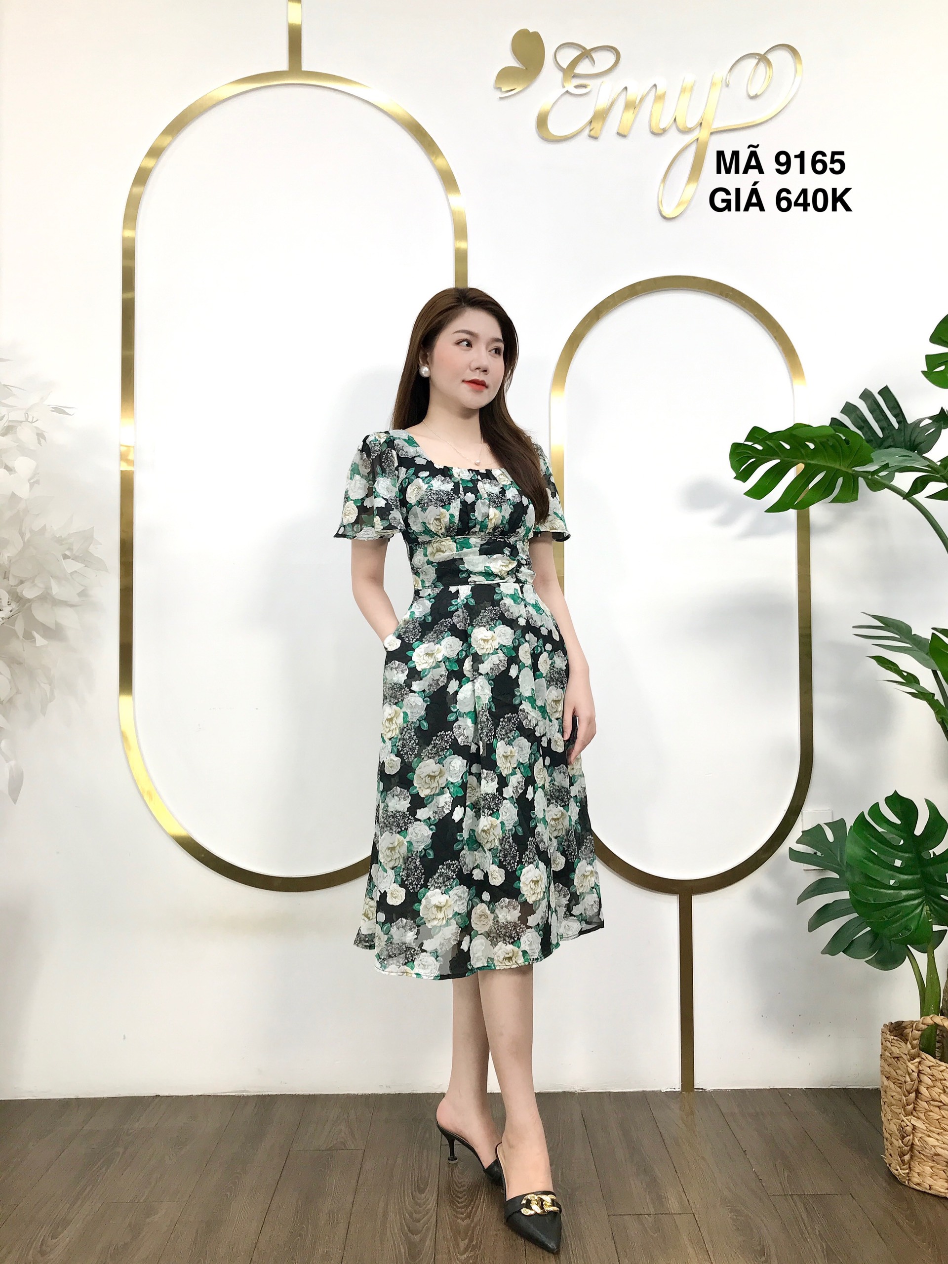 Đầm emy em9165 xòe hoa nhíu ngực có túi