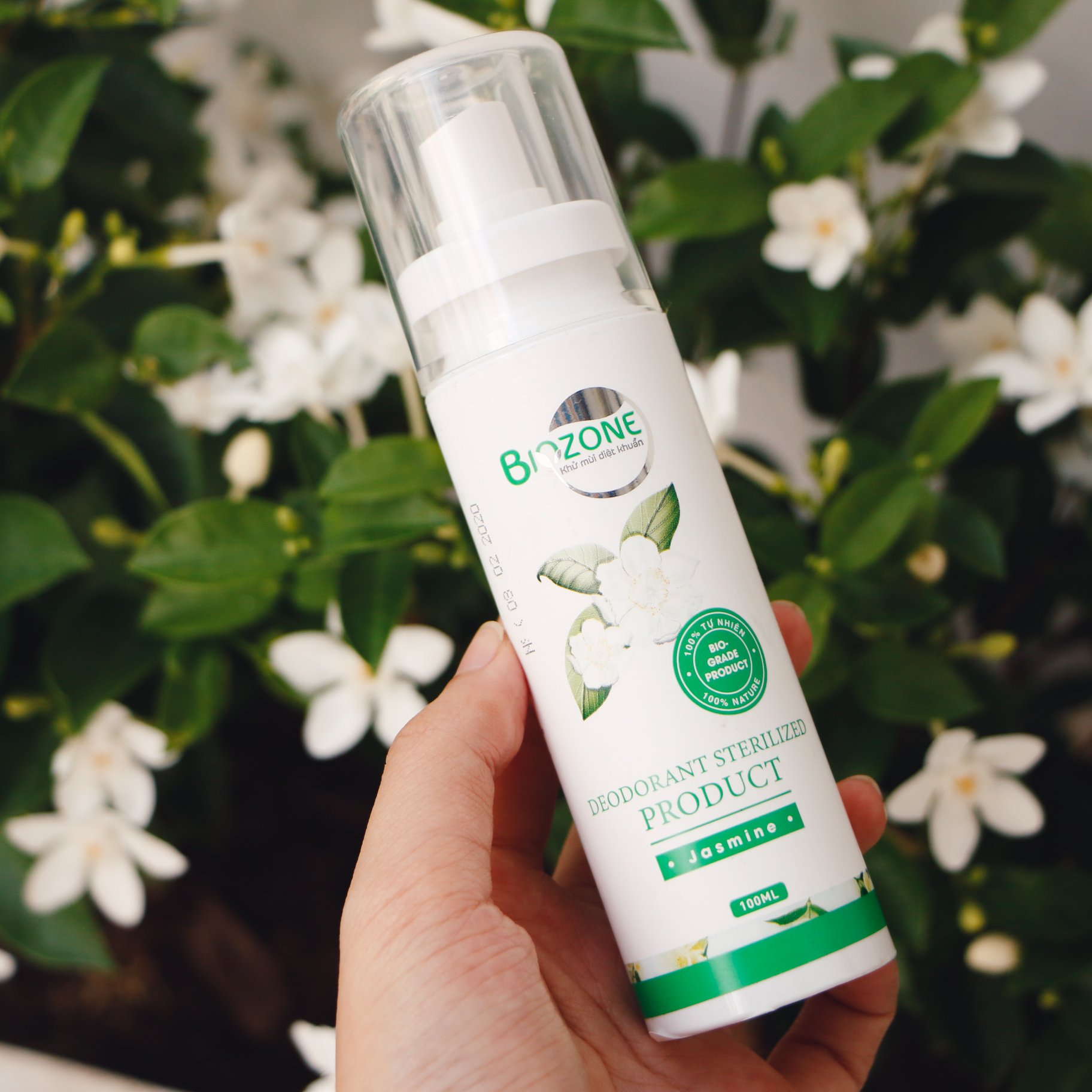 Chai Xịt Khử Mùi Diệt Khuẩn 99,99% BioZone, Mùi Hoa Lài 100% Tự nhiên Chai 100ml - An toàn - Diệt Khuẩn Khử Mùi Phòng Ngủ, Ô Tô, Nhà Cửa Hiệu Quả