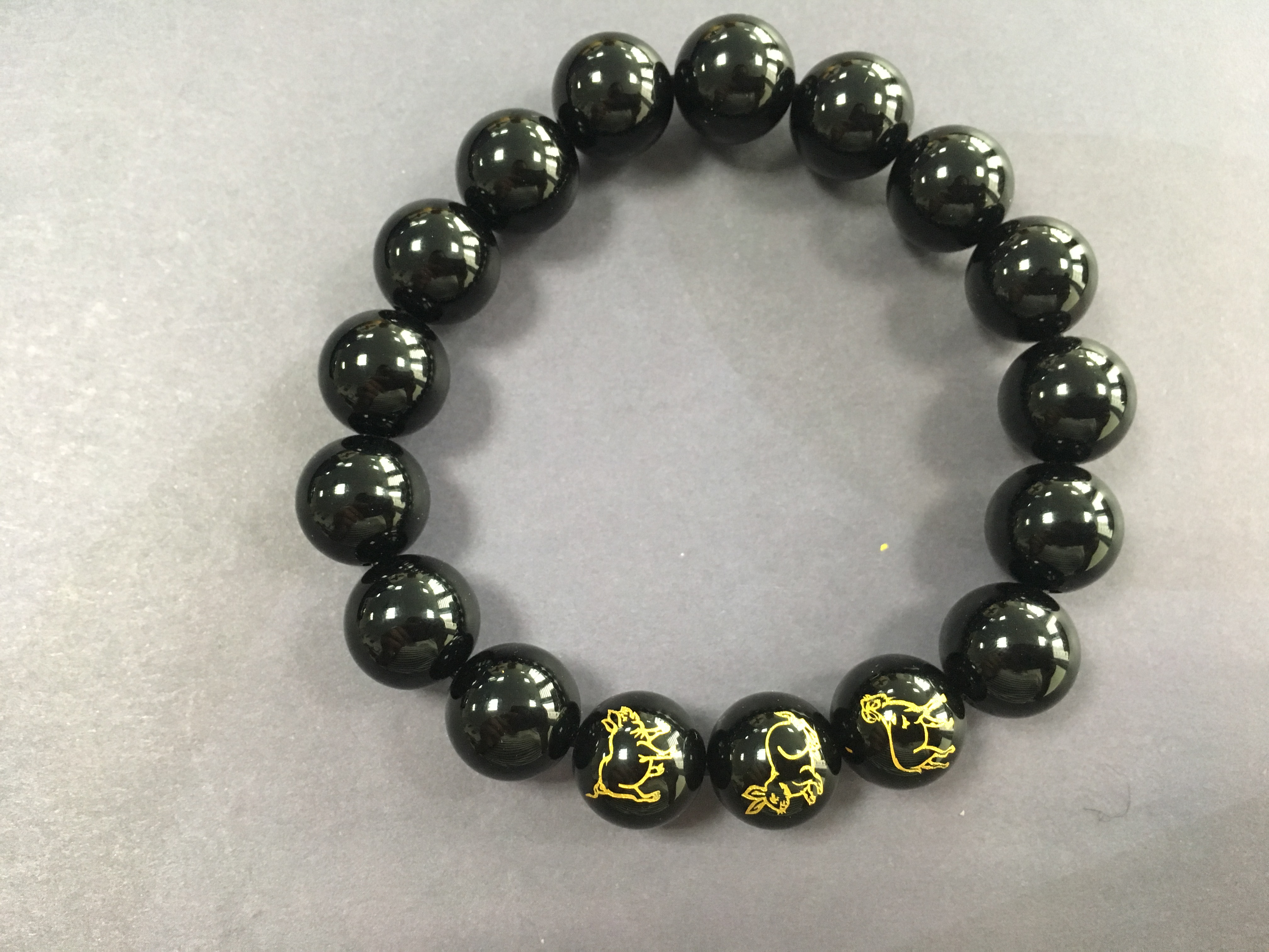 Vòng tam hợp quý nhân Hợi Mão Mùi đá mã não 10ly