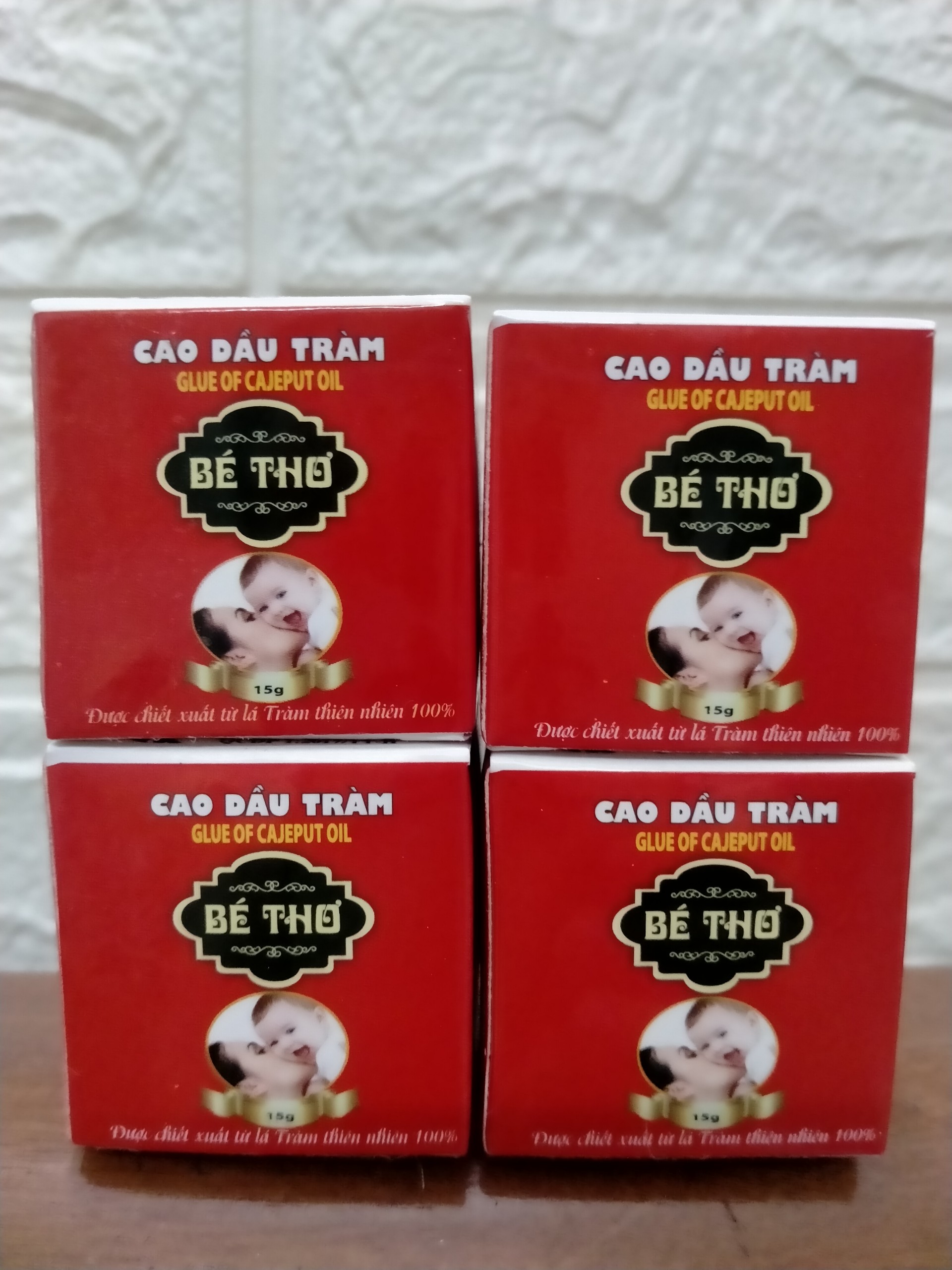 Bộ 04 Cao Dầu tràm Cung đình + TẶNG dầu gió 3cc Thái Lan ( loại đặc biệt 4 x 15g )