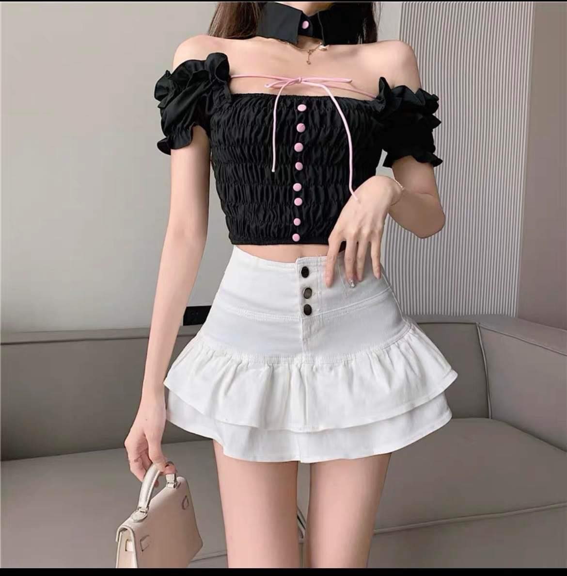 Chân váy ngắn dáng ôm , xòe dưới sexy, có quần trong, chất vải co giãn
