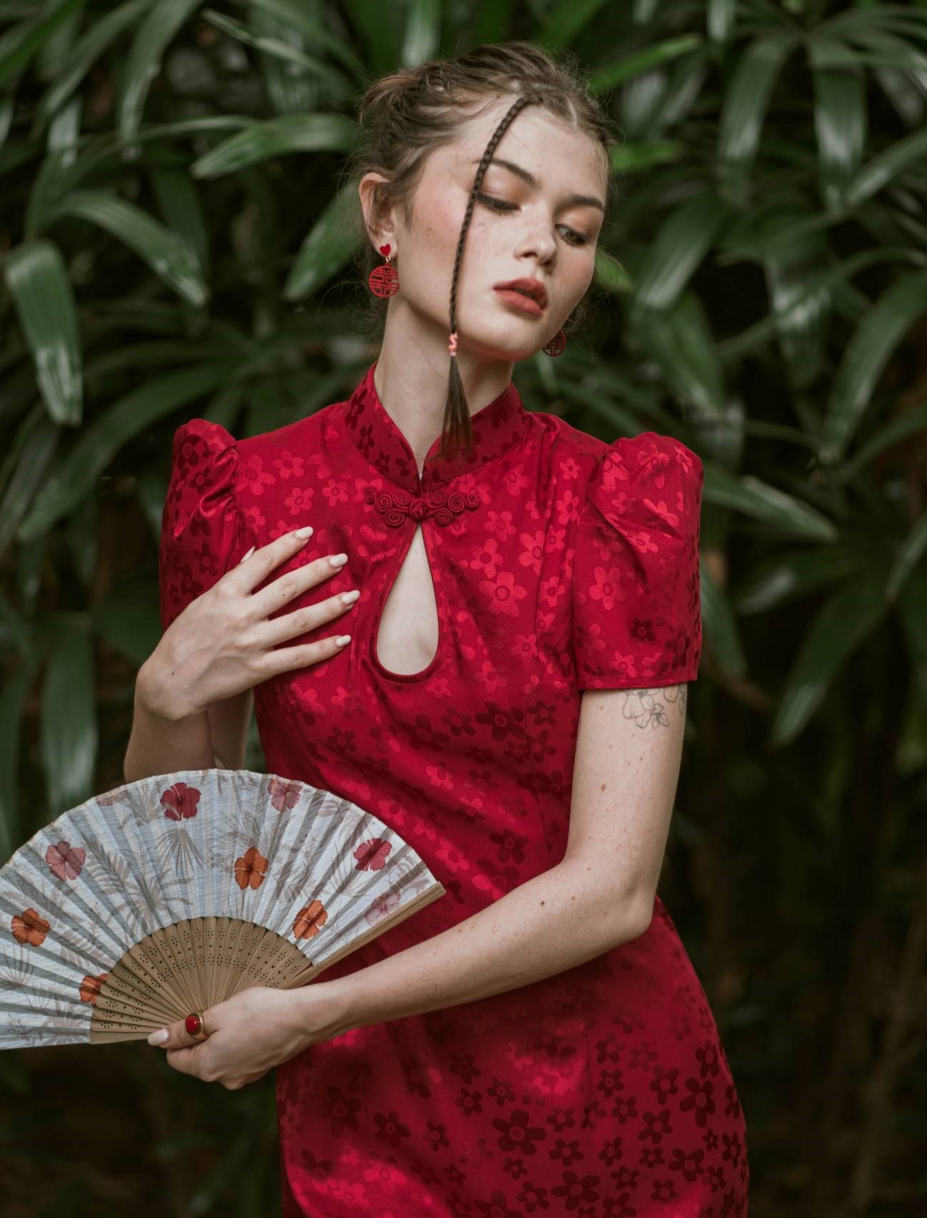 Olalastudio đầm gấm mini hoa ẩn cổ tàu cách điệu