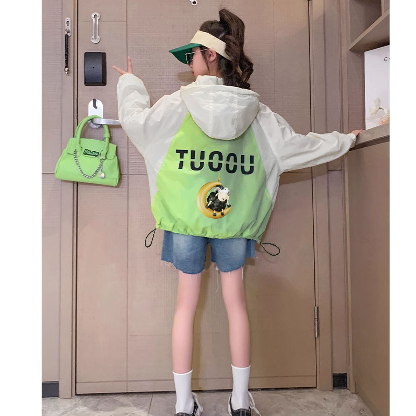 Áo khoác gió trẻ em 0415 chất dù 2 lớp nhẹ in cừu cute
