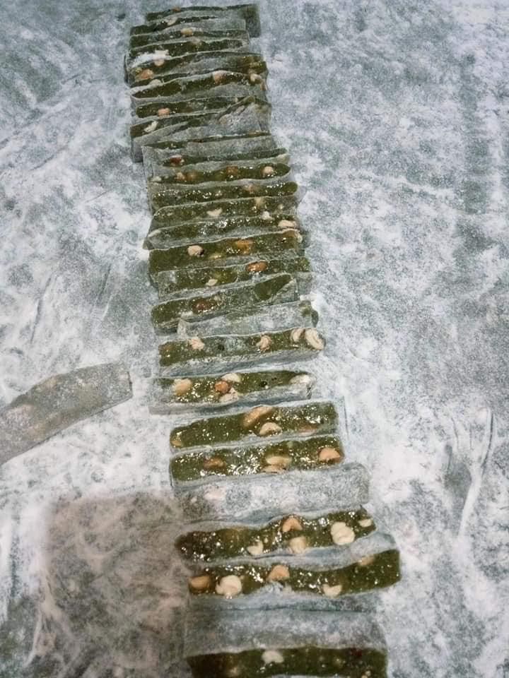 1kg chè lam lá dứa nhà làm