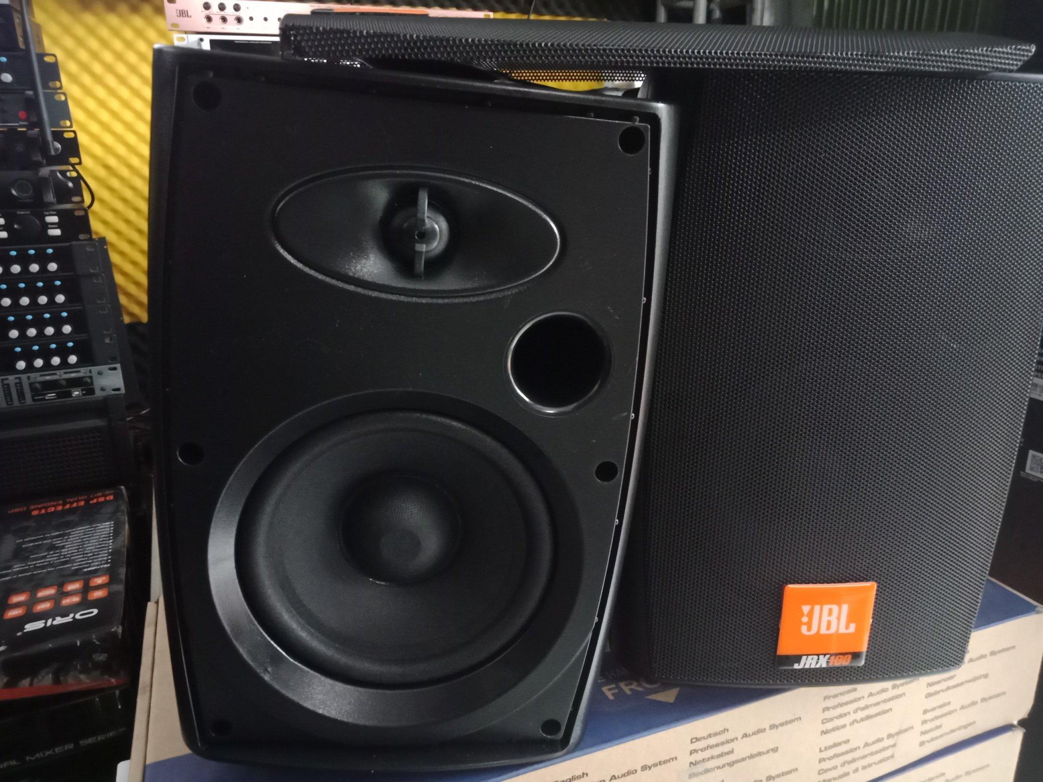 [HCM]ĐÔI LOA TREO TƯỜNG  JBL F-650-PHÙ HỢP VỚI QUÁN CAFENHÀ THỜPHÒNG HỌC
