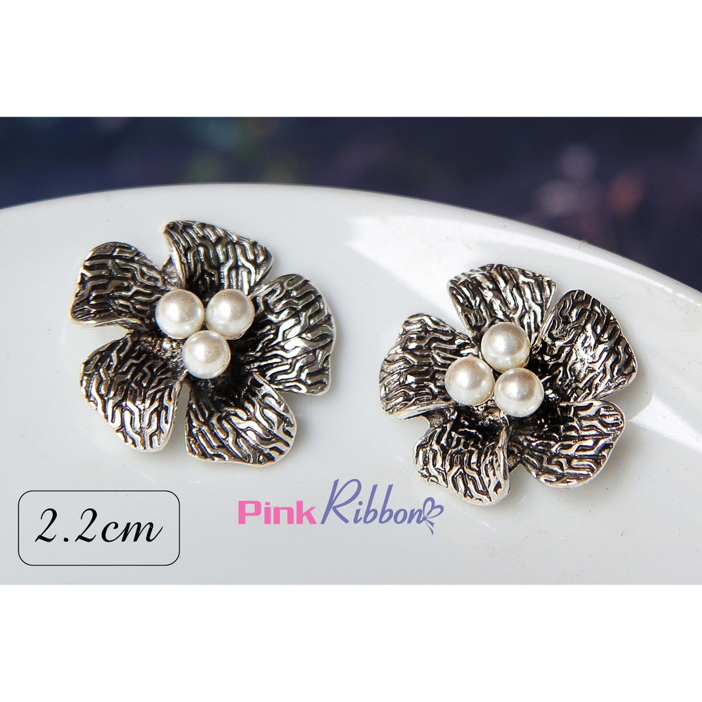 Charm hình hoa nhụy trai mạ bạc