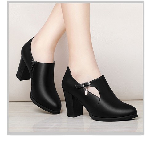 Giày boots cổ ngắn khoét eo hình bán nguyệt