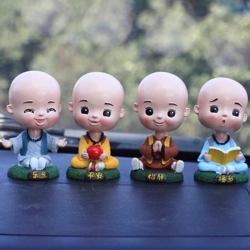 [HCM]bộ 4 chú tiểu nhất  tâm đầu lắc lư để taplo oto