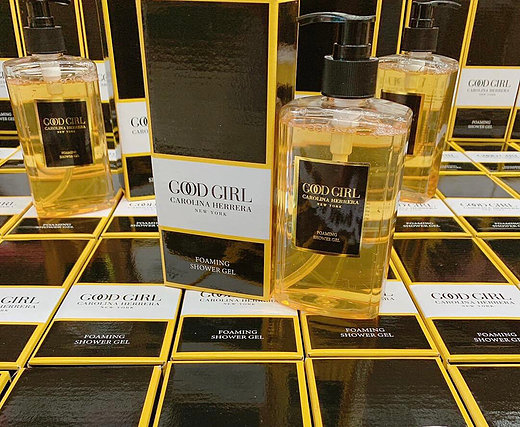 Sữa Tắm Hương Nước Hoa GOOD GIRL 400ML HOT HOT HOT - Sữa tắm dạng gel tạo bọt cực mịn, nhẹ nhàng lấy đi bụi bẩn, mồ hôi, vi khuẩn trên khắp cơ thể, giúp tạo cảm giác thoải mái, yêu đời