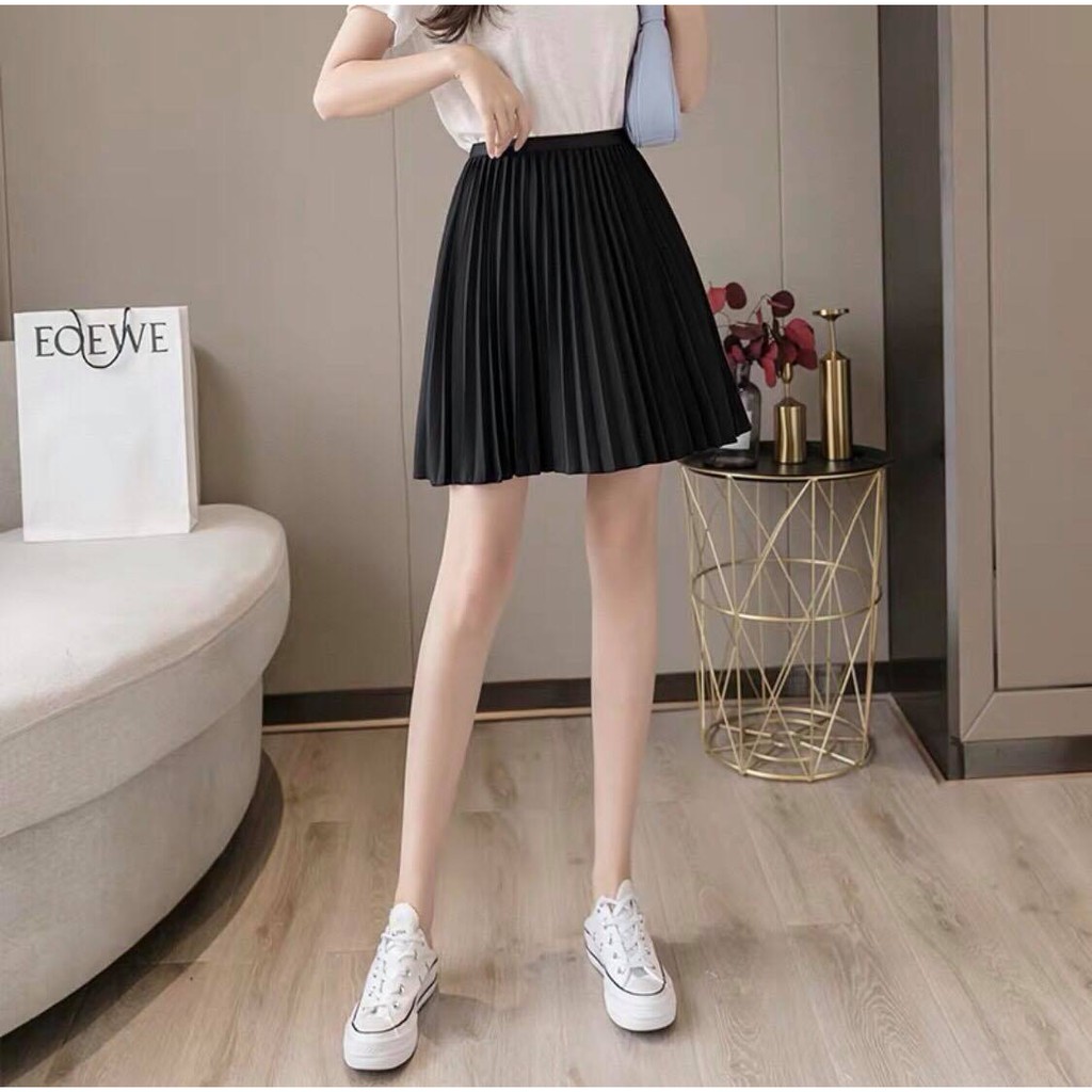Chân váy dập ly xoè ngắn- thời trang xuống phố 2021