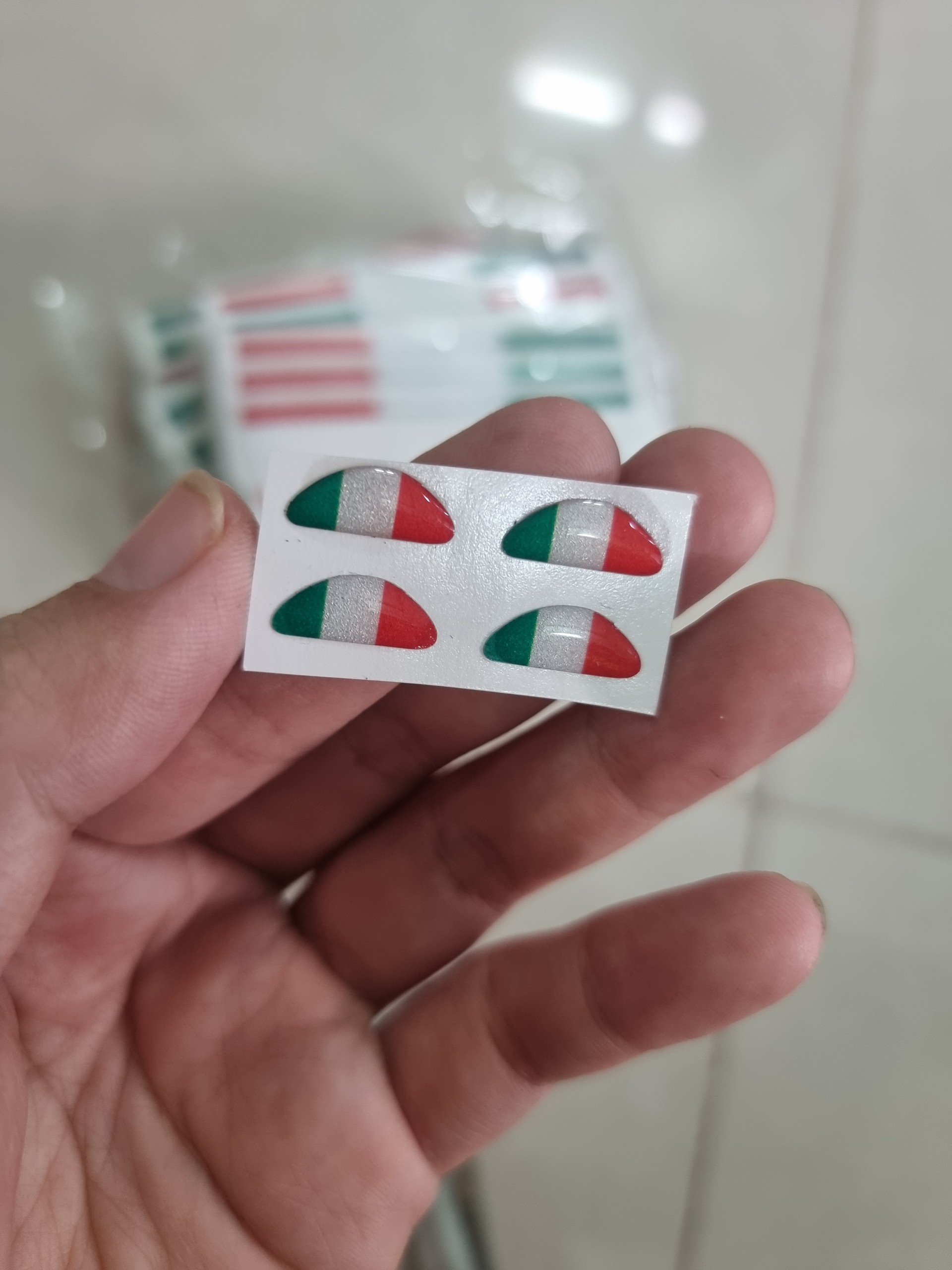 [HCM]Tem cờ ý nổi phản quang dán tay thắng raider satria 4 cái