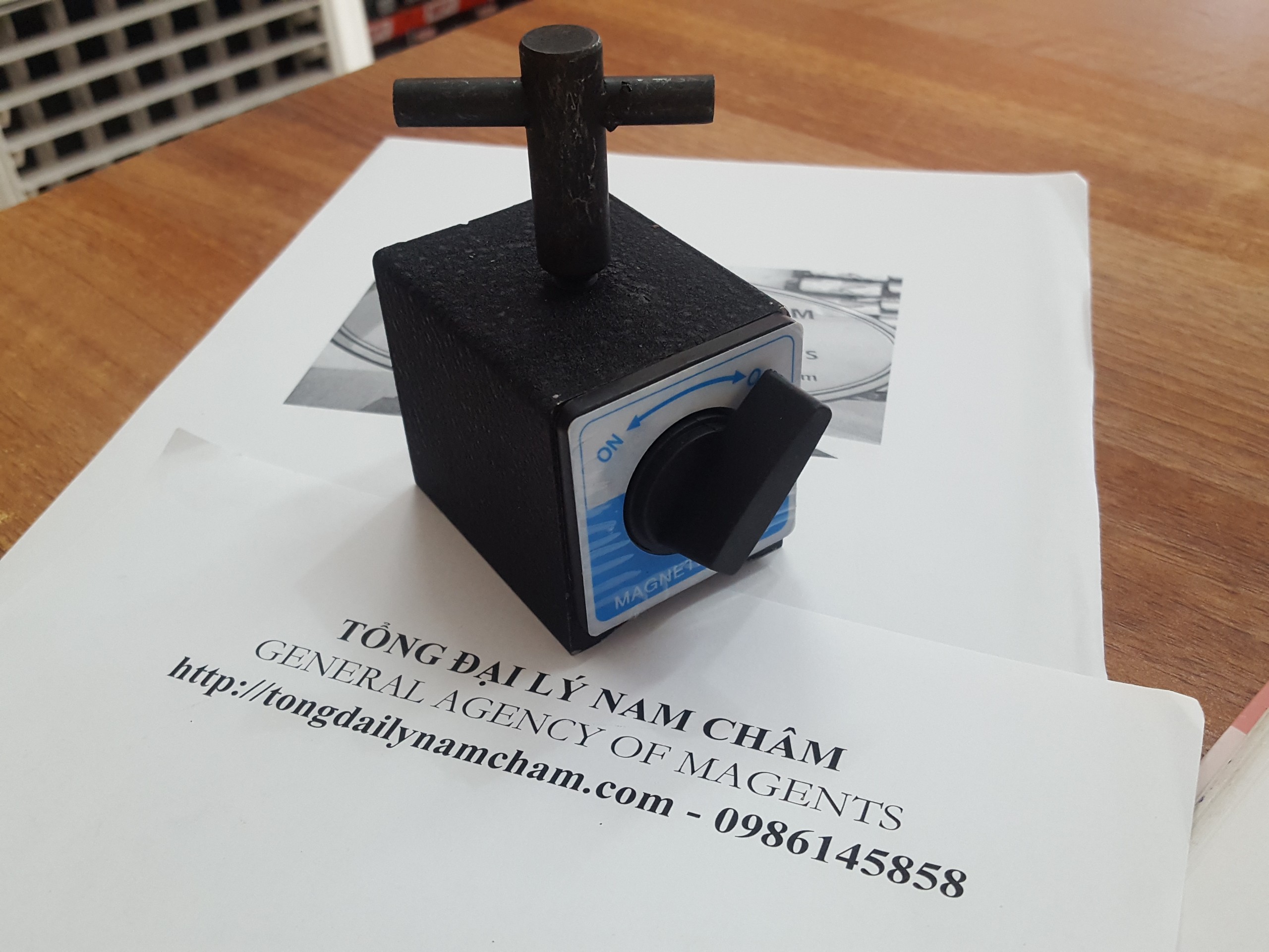 Dụng cụ từ tính nam châm on/off 100kg