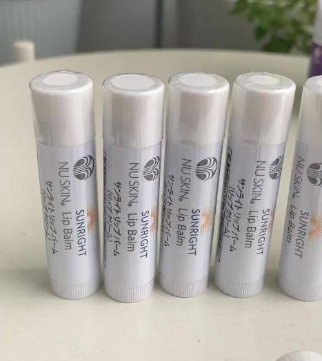 Son Dưỡng Môi Nuskin Sunright Lip Balm