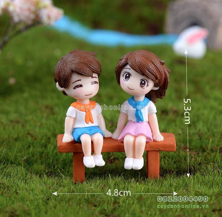 Cặp đôi ngồi ghế cặp đôi yêu nhau tượng trang trí tiểu cảnh mini