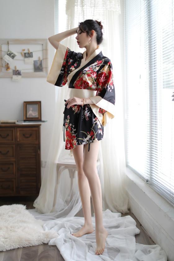 Đầm ngủ kiểu dáng kimono, phong cách nhật bản